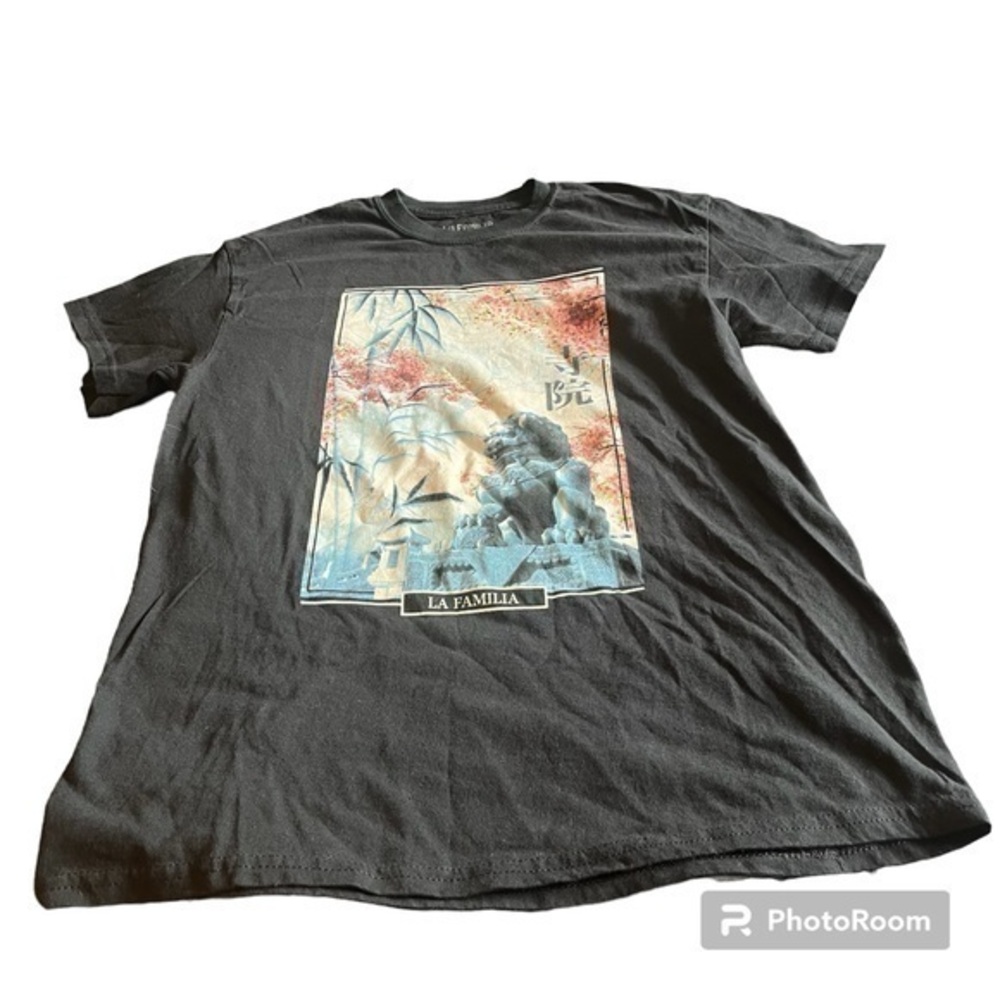 Black La Familia Chinese Asian decor themed tshirt